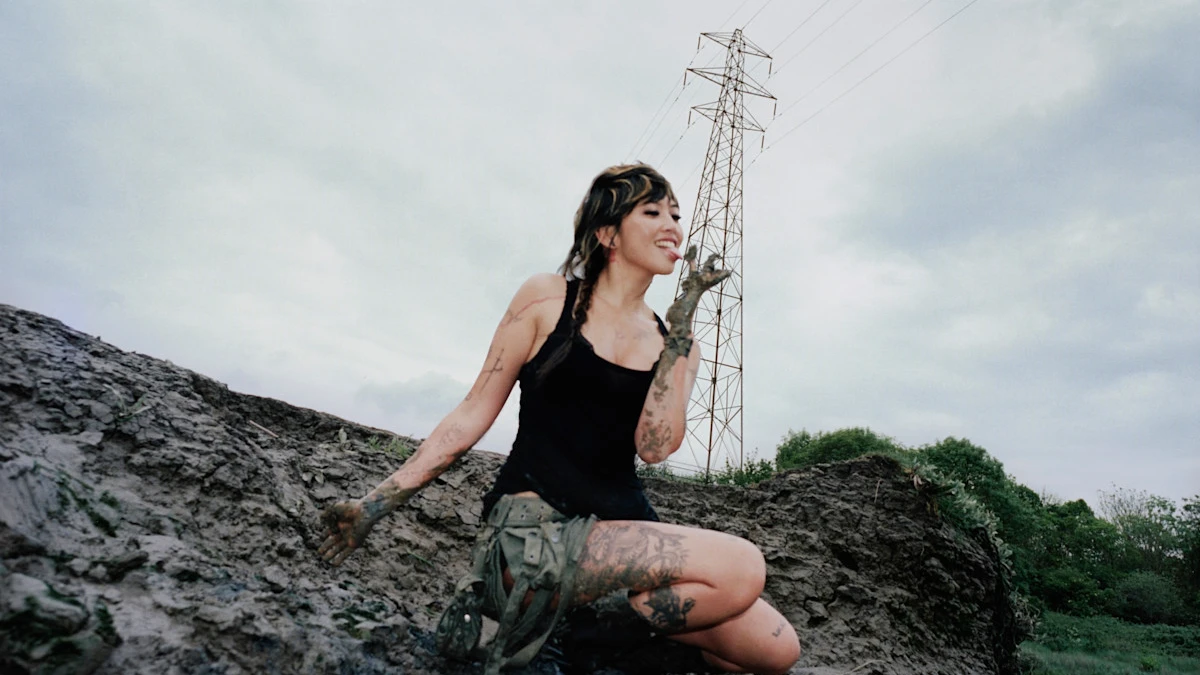 Beabadoobee’s Pylon Sets Up Her First Arena Tour