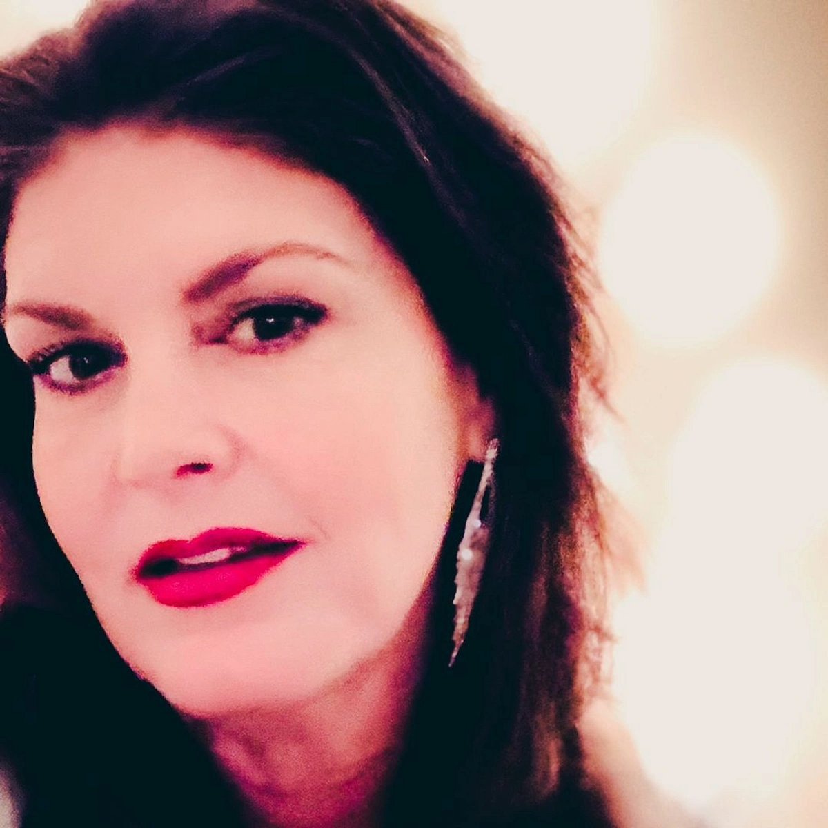Heather Smith Reclaims Her Voice On Alt-Country Debut Stronger