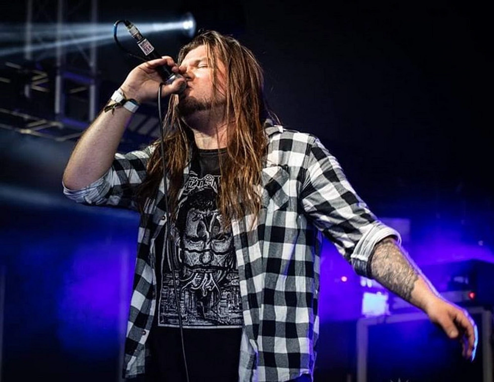 Solcura Imposter Syndrome Keeps the 90s Grunge Nerve Burning