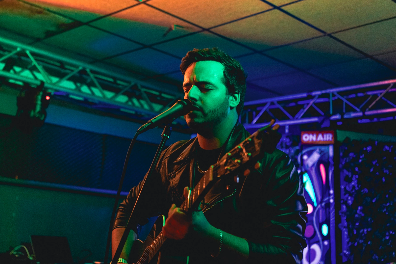 Shane Revers Threads Americana Through Alt-Pop on inside room 17