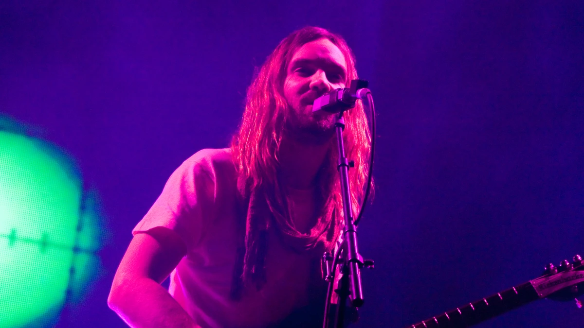 Tame Impala Opens the Smashing Pumpkins Tribute With Hummer
