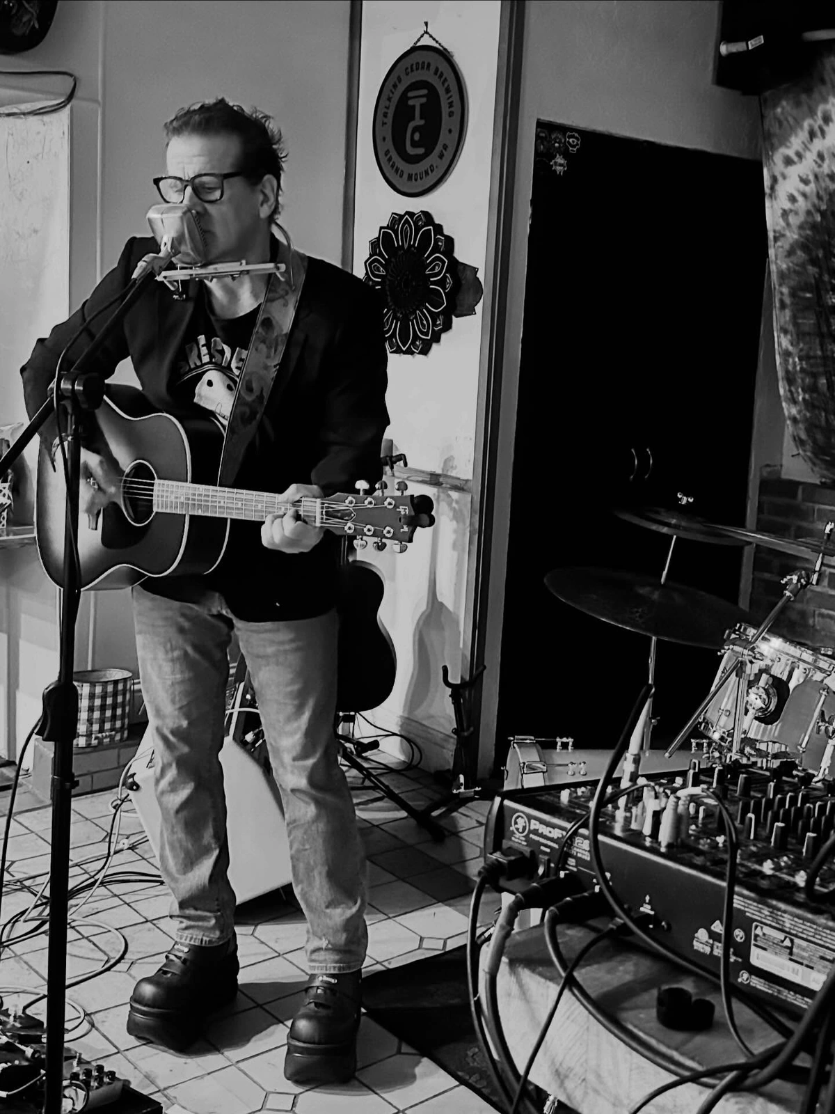 Rayguncarver Cut Everywhere You Go Is Where Youll Be for a Devoted Americana Noir Audience